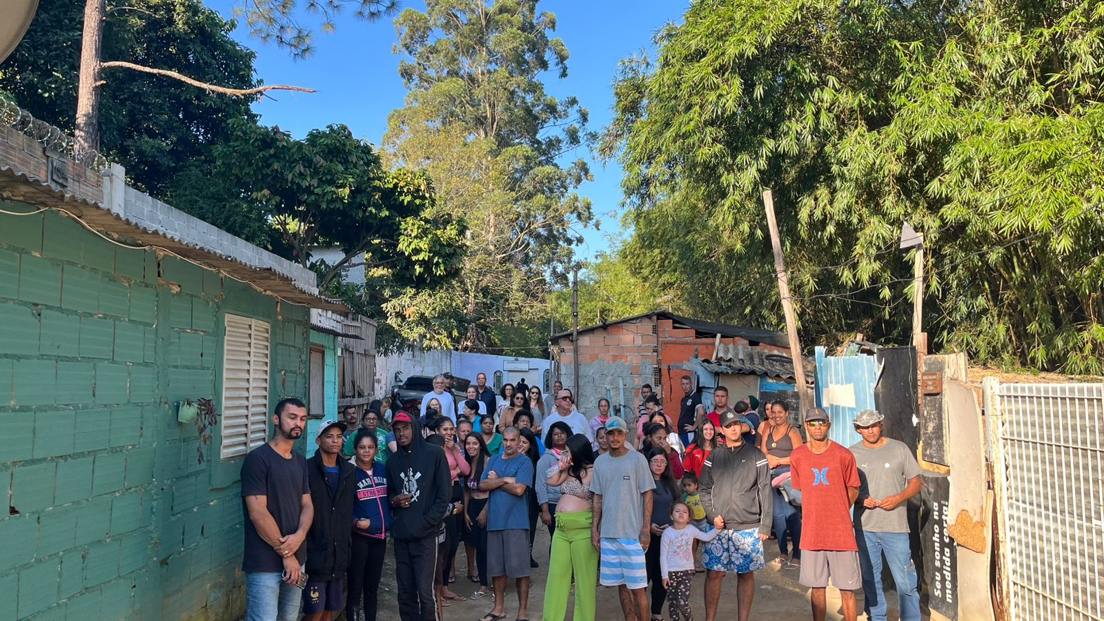 Contra a ordem de despejo da comunidade Menino Jesus!